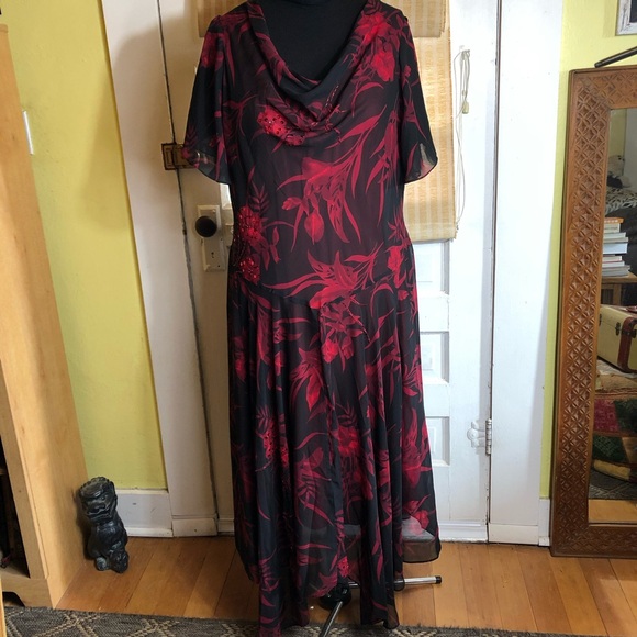 Elegant Floral Black Dress with Red Bead Embroidery Flutter Sleeves Size 24 - Picture 1 of 10